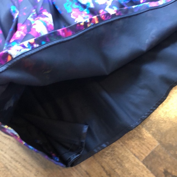 3/$10 Colorblock Pleated Striped Firework Abstract V-Neck Cocktail Dress - Picture 5 of 9